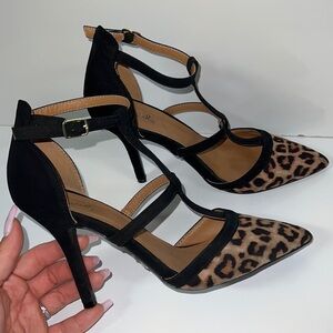 Qupid velvet leopard print size 8.5